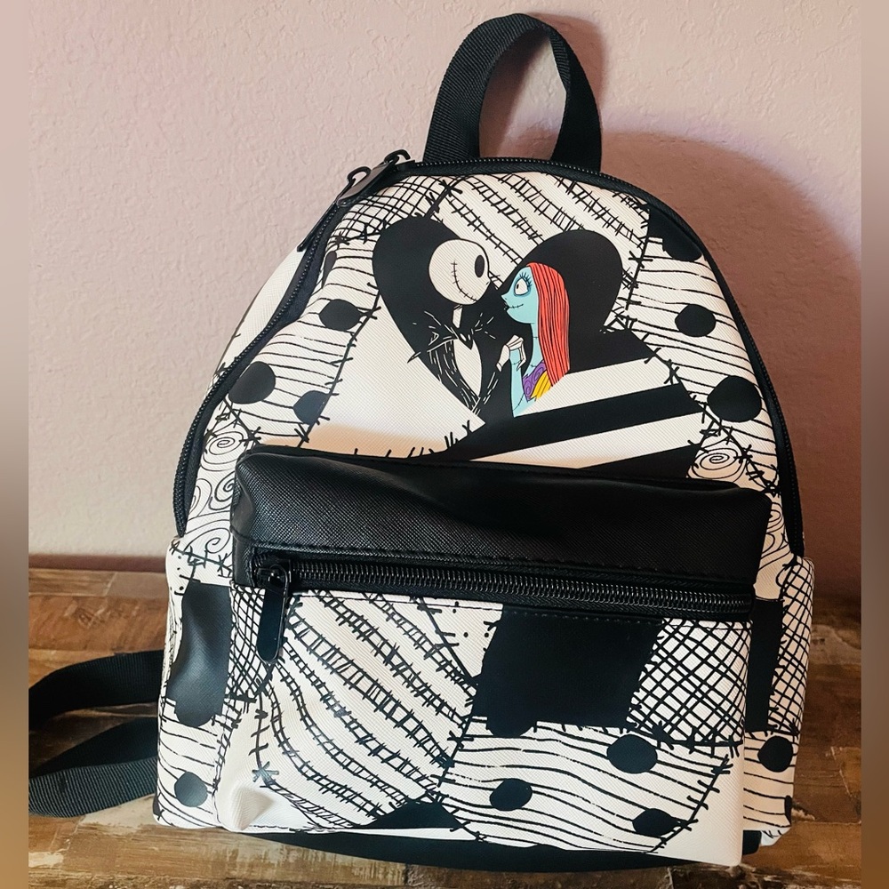 Black and White Graphic Women's Backpack